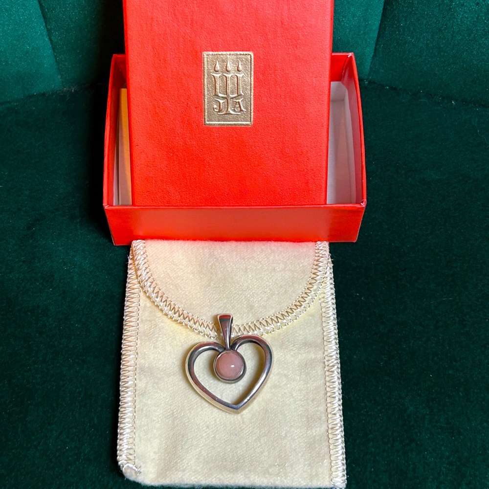 James Avery retired pendant